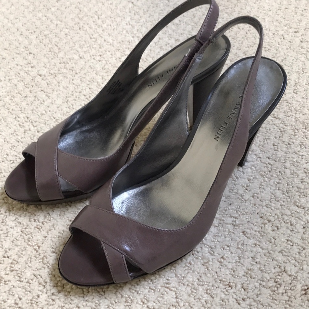 Anne Klein, 7M sling back Taupe heels